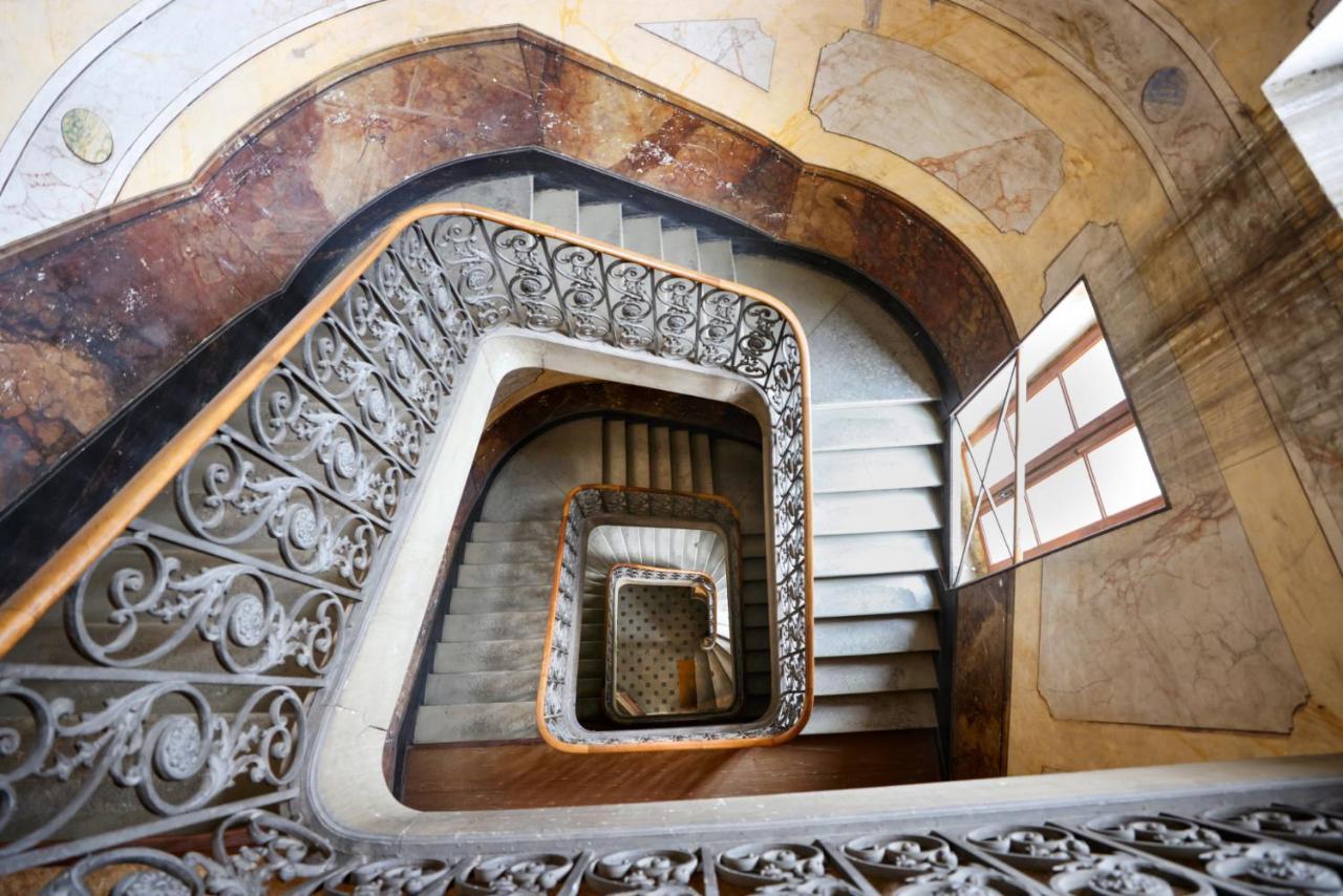 Escalier D'Or Conciergeriedamecarcas Appartement Carcassonne Buitenkant foto
